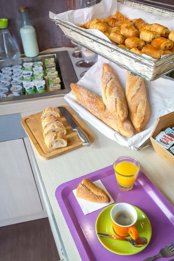 B&B Hotel Marseille Centre La Timone 2*,
