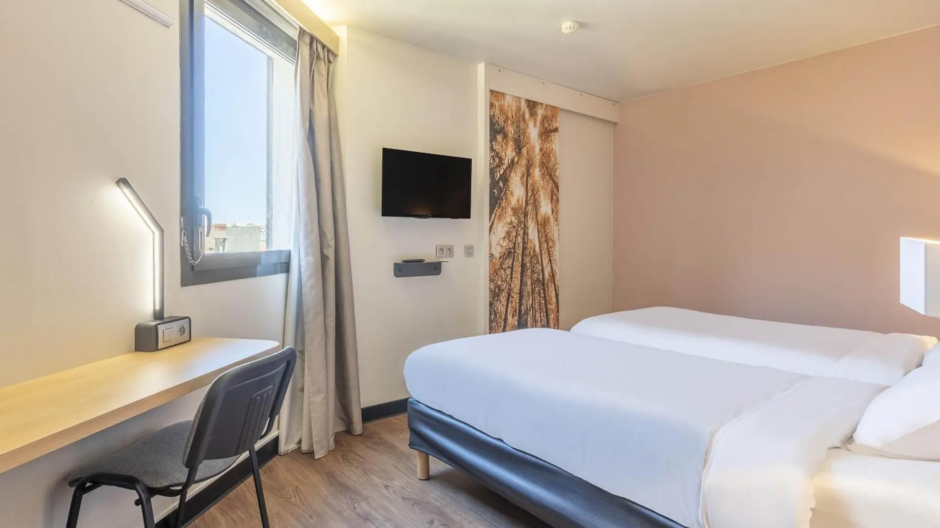B&B Hotel Marseille Centre La Timone 2*,