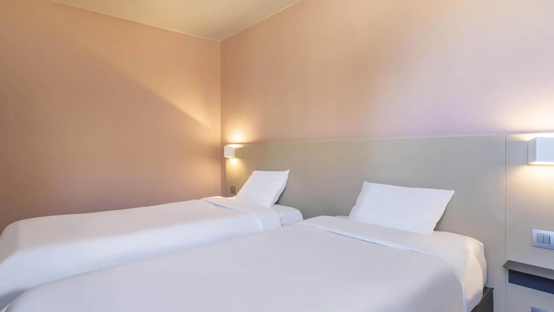 **  B&B Hotel Marseille Centre La Timone Франция